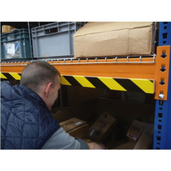 PROTECTION D ANGLE MOUSSE NOIR/JAUNE 75X75X15 H400     302697-NOJA